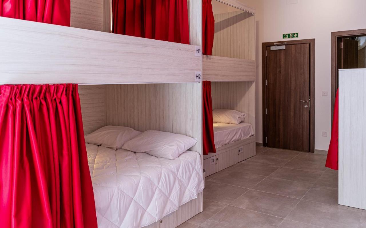 The Rose Hostel Saint Julian's Ngoại thất bức ảnh